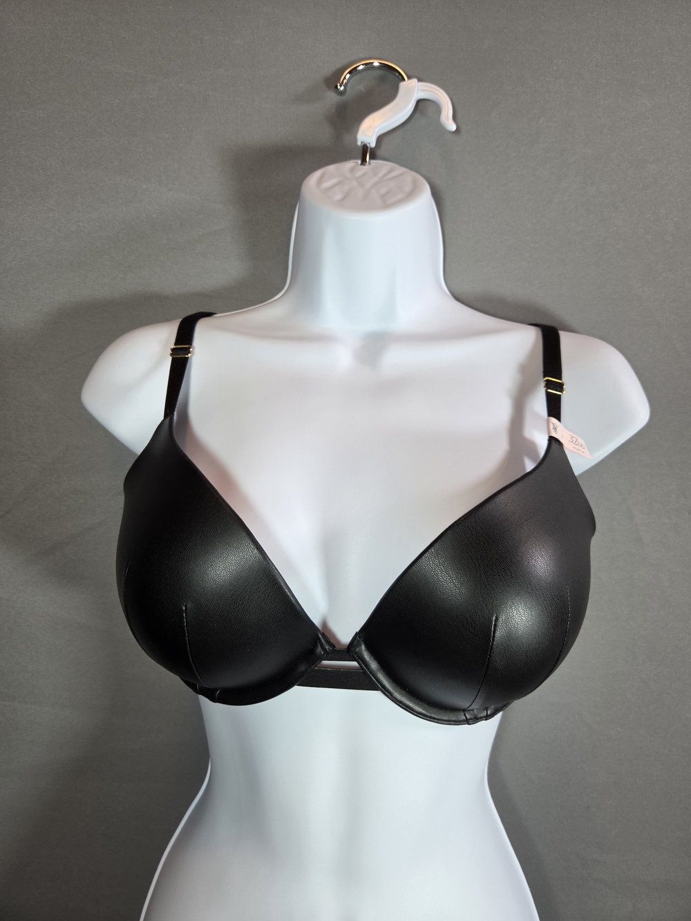 Black Women's Push-Up Bra - Smooth Plunge Style